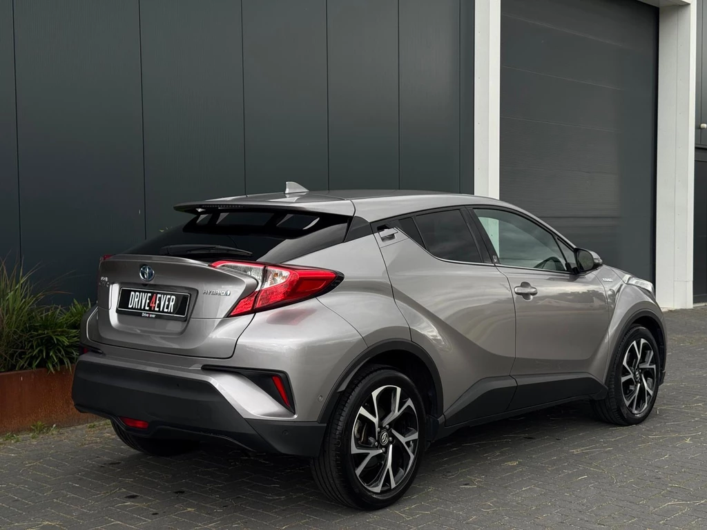Toyota C-HR – foto 11