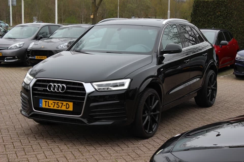 Audi Q3 2.0 TFSI quattro Design Pro Line Plus / Leder&Alcantara / Parkeerhulp V+A / Keyless / 20'' / Navigatie / DAB / Stoelverwarming / Cruise Control