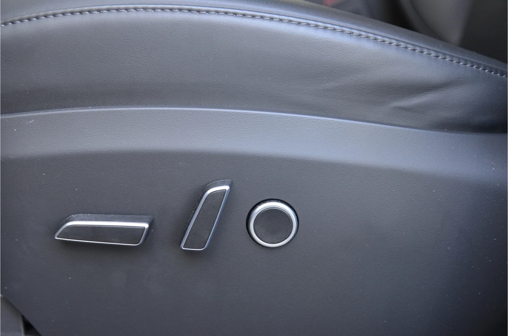 Tesla Model X – foto 10