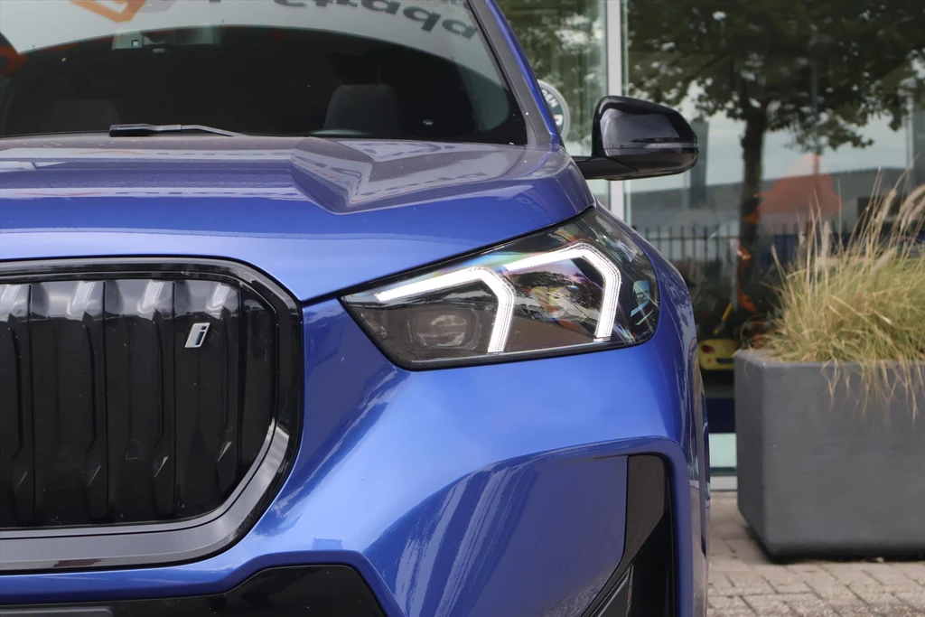 BMW iX1 – foto 12