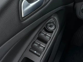 Ford Kuga – thumbnail 27