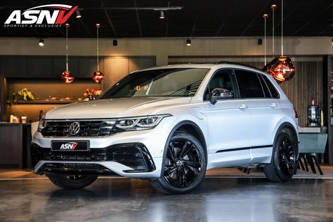 Volkswagen Tiguan 1.4 TSI eHybrid, 245 PK, Facelift, R/Line/In/Exterieur, Pano/Dak, Matrix/LED, Camera, Plug/In, Navigatie, 2022!!