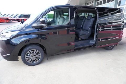 Ford Transit Custom 340L 2.5 PHEV 233PK L2H1 Limited 9 Pers. Automaat nr. V051 | Hybride | Airco | Adap. Cruise | Navigatie | 360 Camera | Schuifdeur L+R