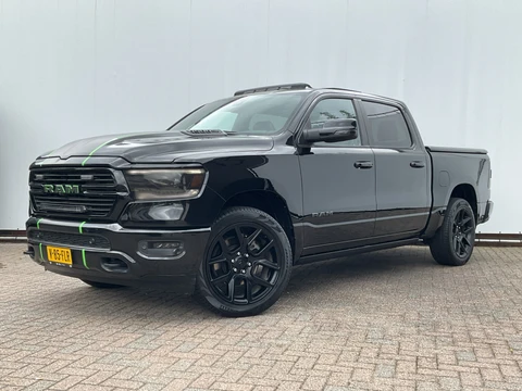 Dodge Ram 1500 5.7 V8 4x4 Crew Cab Limited Laramie Trekhaak Pano Harman/Kardon Leer Treeplanken BOMVOL!