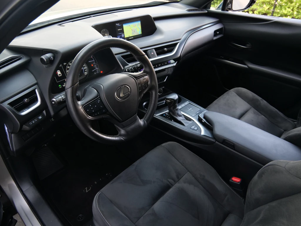 Lexus UX – foto 10