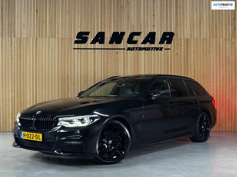 BMW 5-serie Touring 520i M-Sport BLACK PACK|PANO|H&K|HUD|BMW Display-Key|AMBIENT|E-ZETEL MEMORY|20 inch