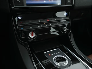 Jaguar XE – thumbnail 13