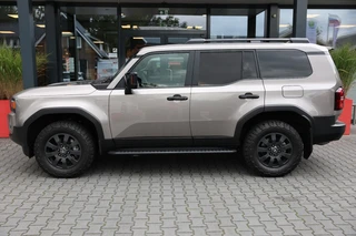 Toyota Land Cruiser – thumbnail 3
