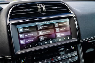 Jaguar F-PACE – thumbnail 93