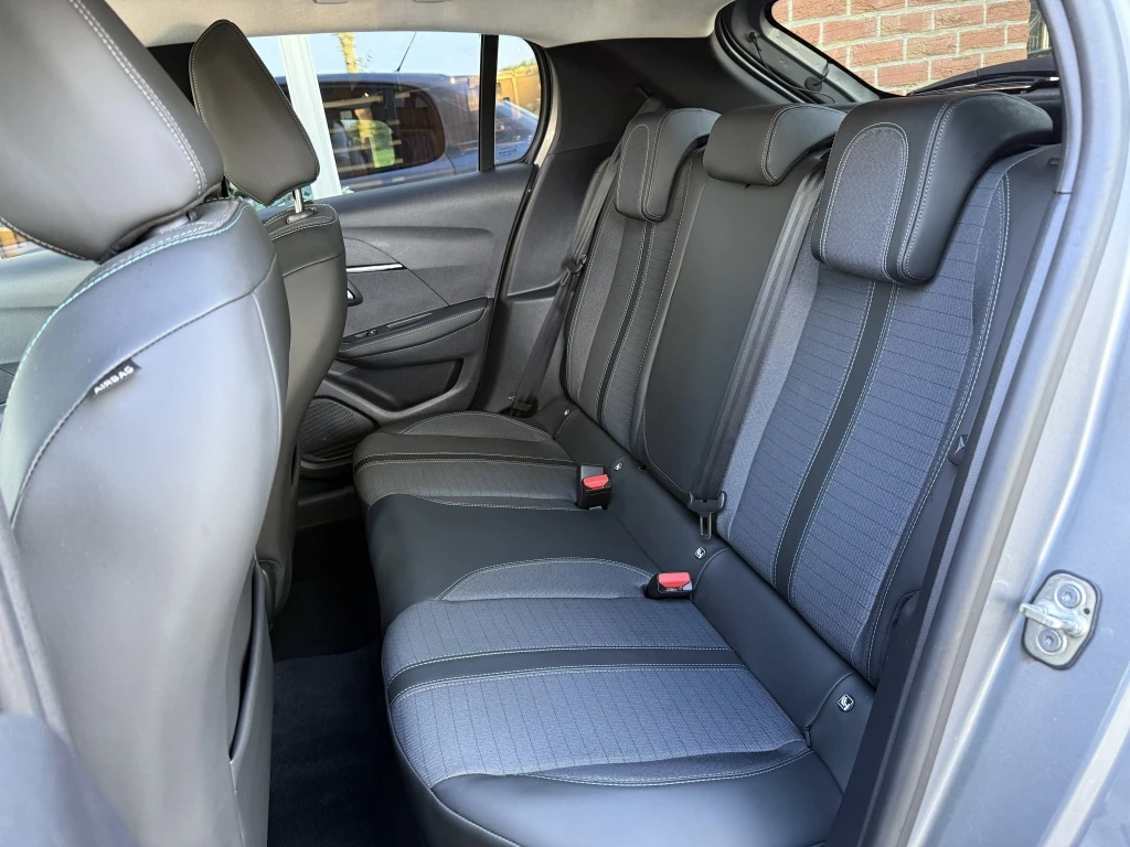 Peugeot 208 – foto 11