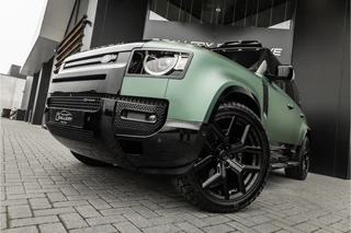 Land Rover Defender – thumbnail 2