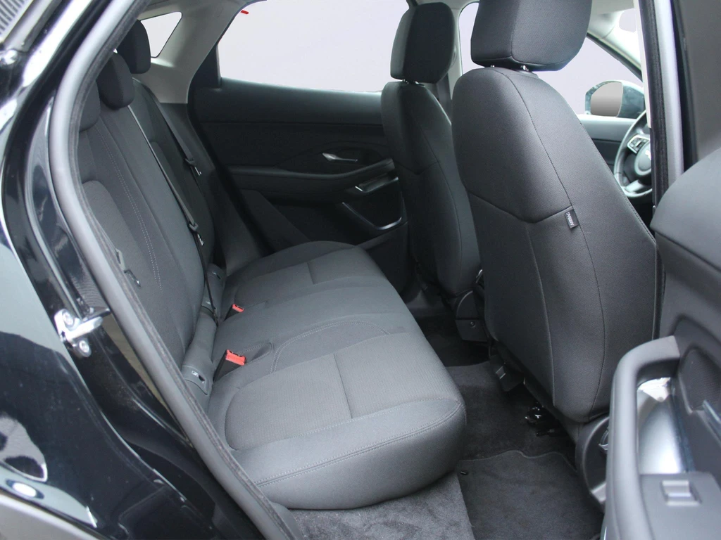 Jaguar E-PACE – foto 31