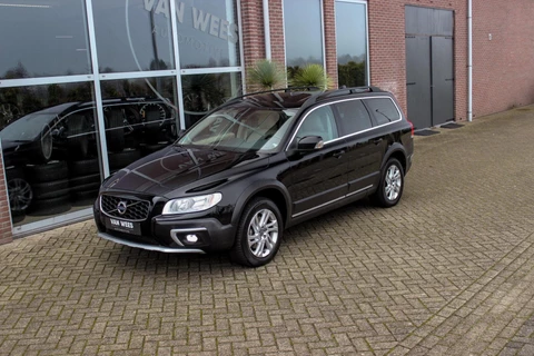 Volvo XC70 2.0 D4 2WD Momentum | Automaat | 181 pk | Trekhaak | Dakraam | Leer | Navi | PDC | Cruise-control | Climate-Control