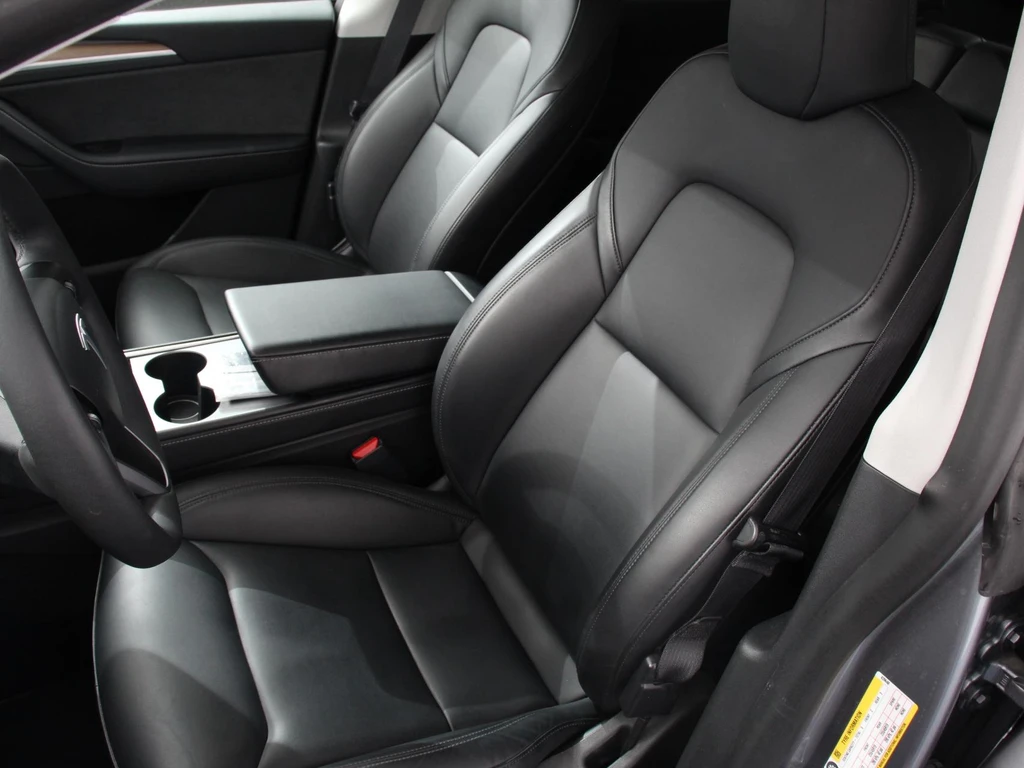 Tesla Model Y – foto 32