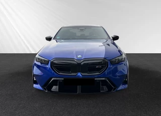 BMW M5 – thumbnail 5