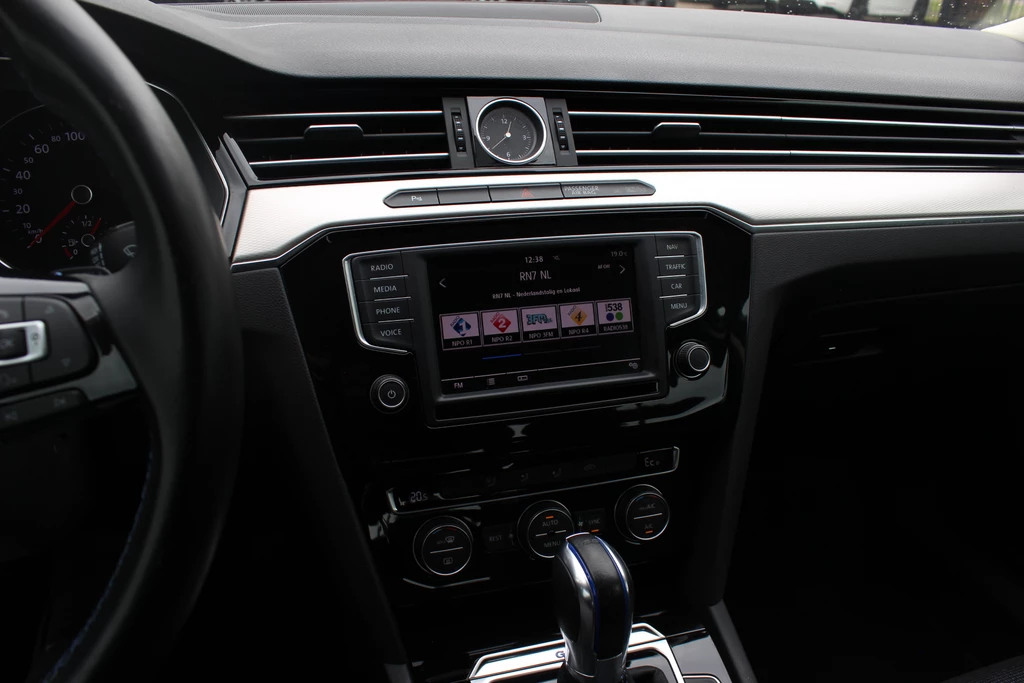 Volkswagen Passat – foto 21