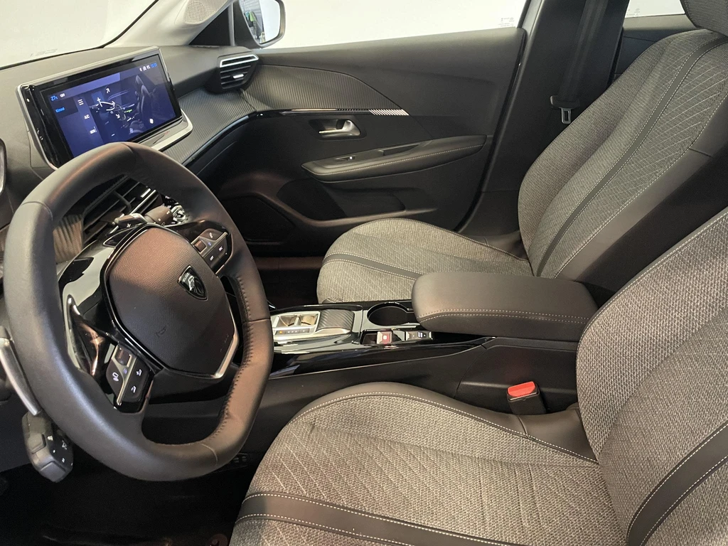 Peugeot 208 – foto 10