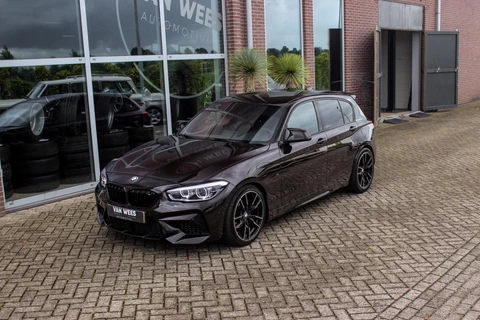 BMW 1-serie 118i High Executive | NL auto | M2 bumpers | M stoelen | HiFi audio | Camera | M stuur | Apple carplay | LED | Park Assistant | DAB | Navigatie | Climate control | 18 inch