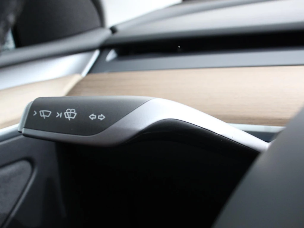 Tesla Model Y – foto 24