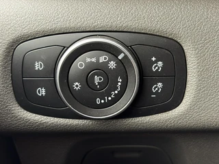 Ford Transit Custom – thumbnail 32