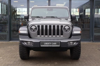 Jeep Wrangler – thumbnail 12