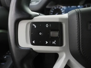 Land Rover Defender – thumbnail 22