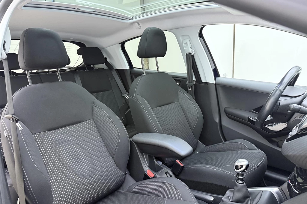 Peugeot 208 – foto 14