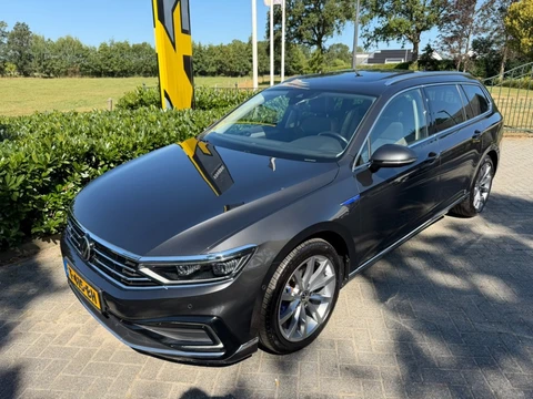 Volkswagen Passat Variant 1.4 TSI PHEV GTE Business Pano / Dynaudio / Virtual / Trekhaak