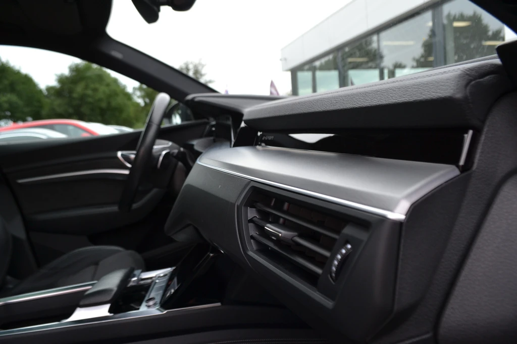 Audi e-tron – foto 17