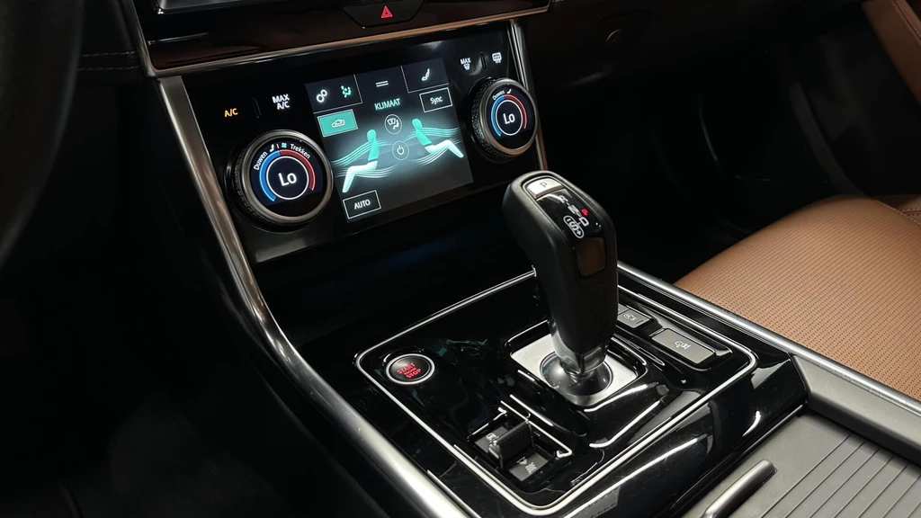 Jaguar XE – foto 45