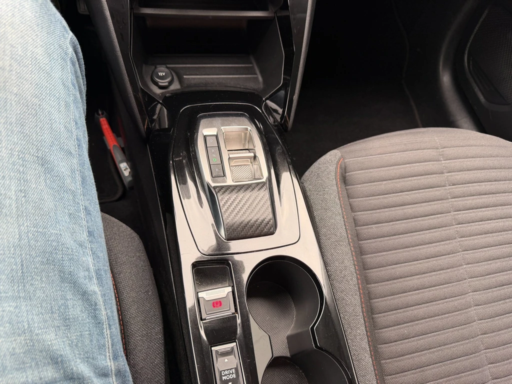 Peugeot e-208 – foto 18