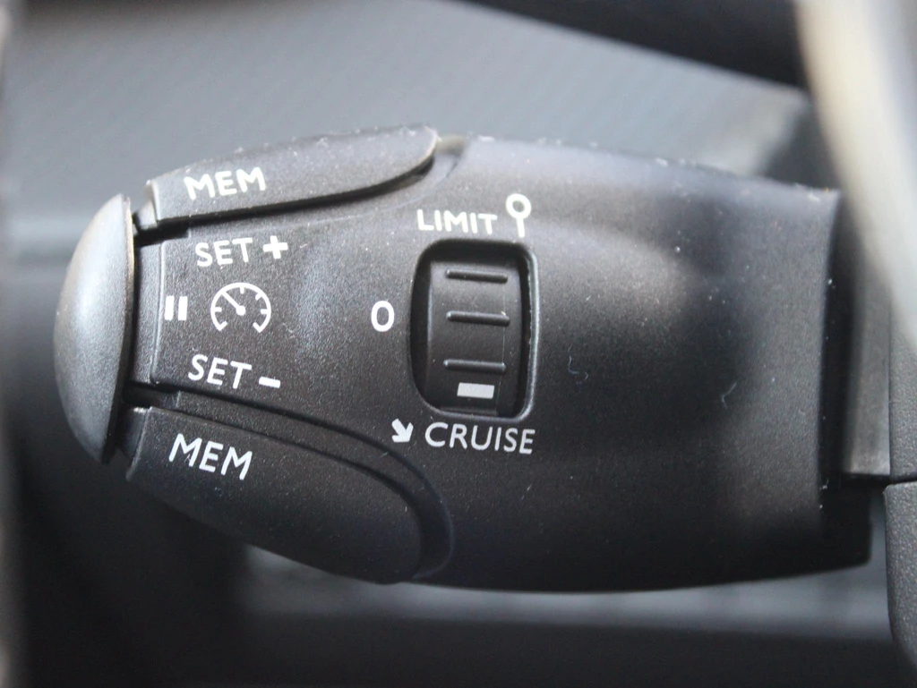 Peugeot 208 – foto 24