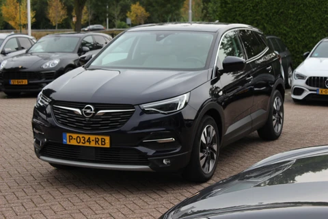 Opel Grandland X 1.2 Turbo Innovation / Trekhaak / Panoramadak / CarPlay / Keyless / 18'' / Stoelverwarming / Dodehoek / DAB / Cruise Control