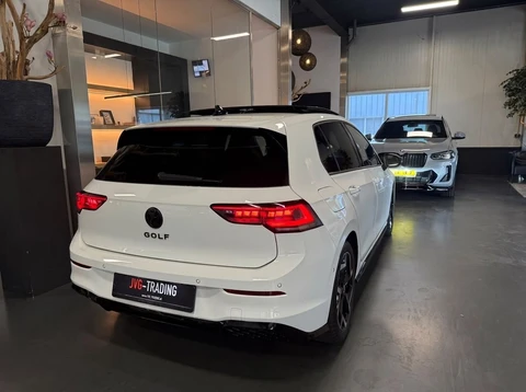 Volkswagen Golf 1.5 eTSI R-Line Facelift Panorama IQ-light Camera