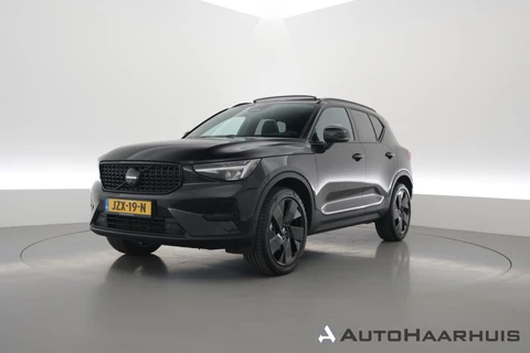 Volvo XC40 2.0 B3 Ultra Black Edition | Rijklaar! | S/K-Dak | Harman/Kardon | Bliss | Stuur-stoel+Voorruitverw. | 360*+PDC | Memory | Nav+App.Connect | Elek. Klep V