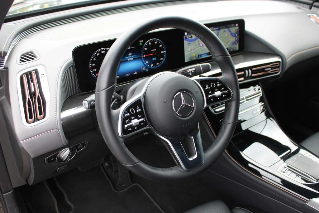 Mercedes-Benz EQC – foto 17