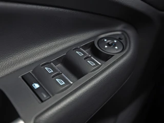 Ford Kuga – thumbnail 28