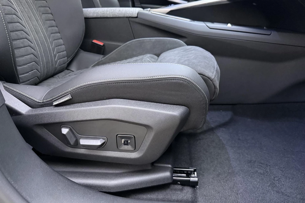Peugeot e-3008 – foto 15