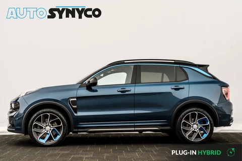 Lynk & Co 01 1.5 Plug-in Hybrid 262 Pk I Zwarte Hemel I Panoramadak I 75 km Elektrisch I 360 Camera I Infinity Audio I Full Map Navi I Carplay I 20 inch. LMV l 1e eigenaar