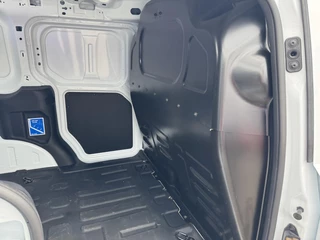 Ford Transit Courier – thumbnail 10