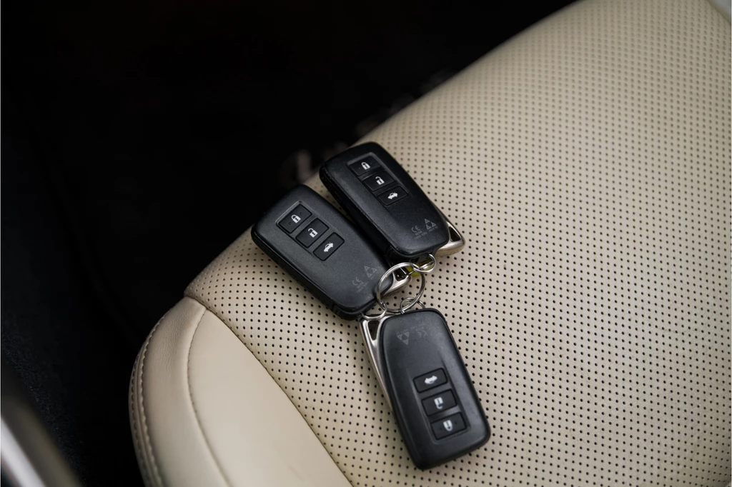 Lexus IS – foto 31