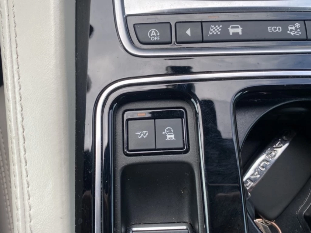 Jaguar F-PACE – foto 30