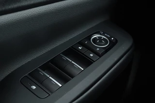 Toyota Prius – thumbnail 9