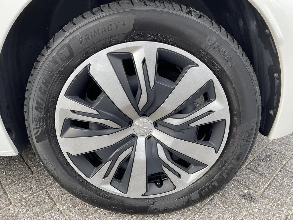 Peugeot 208 – foto 8