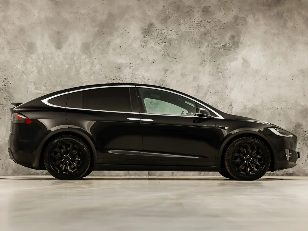 Tesla Model X – foto 8