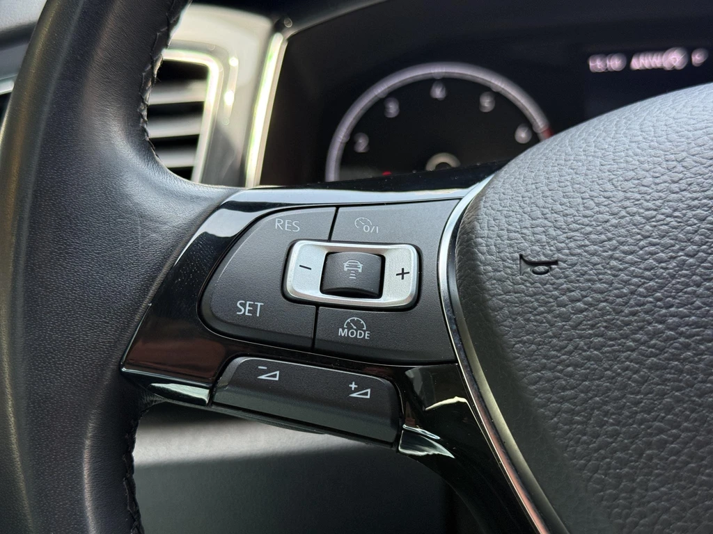 Volkswagen T-Roc – foto 12