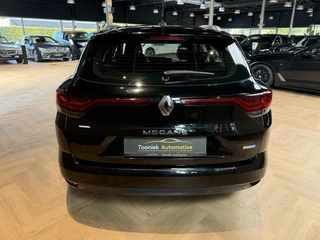 Renault Megane E-Tech – thumbnail 4