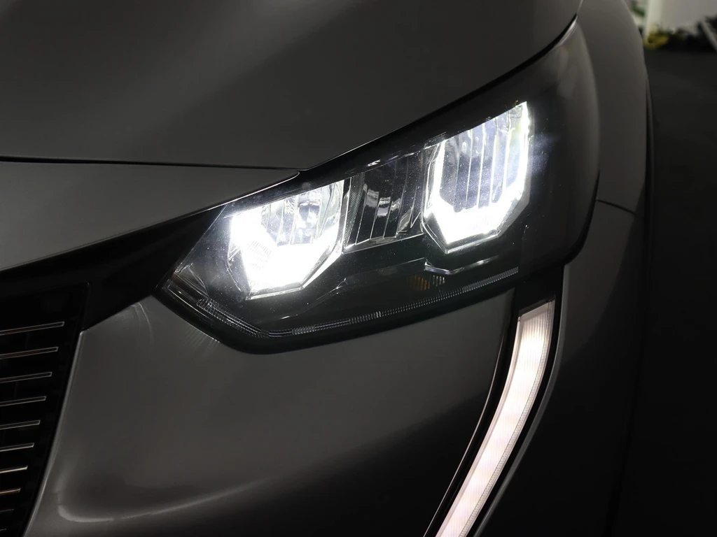 Peugeot e-208 – foto 18