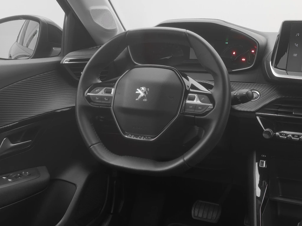Peugeot e-208 – foto 24