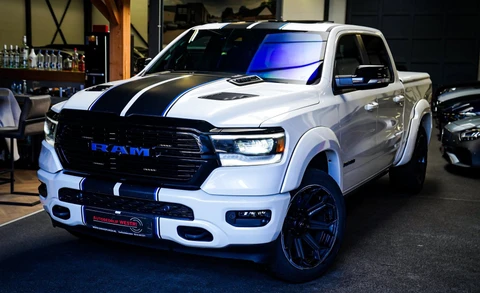 Dodge Ram 1500 5.7 V8 4x4 Crew Cab Longhorn Laramie | Stoelkoeling/verwarming | Panorama | Luchtvering | 360cam | Treeplank | LPG